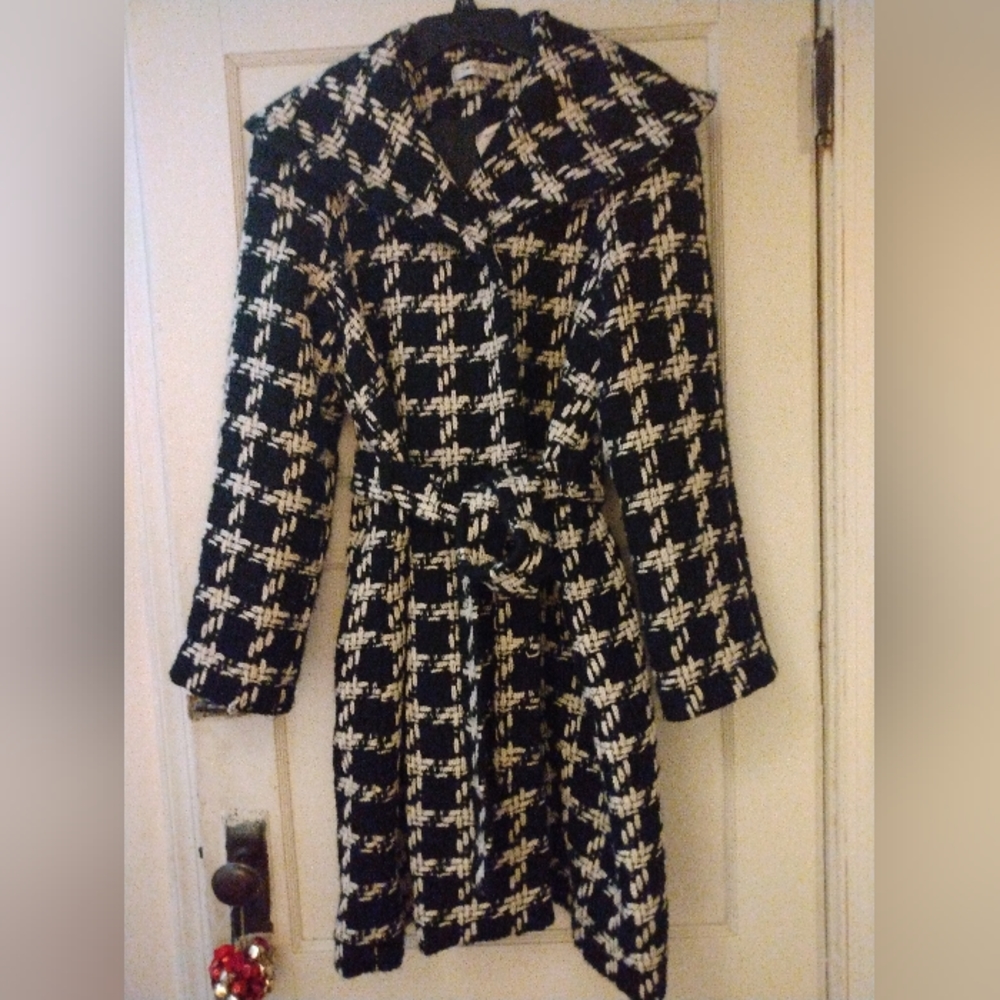 Harve Benard coat size 12